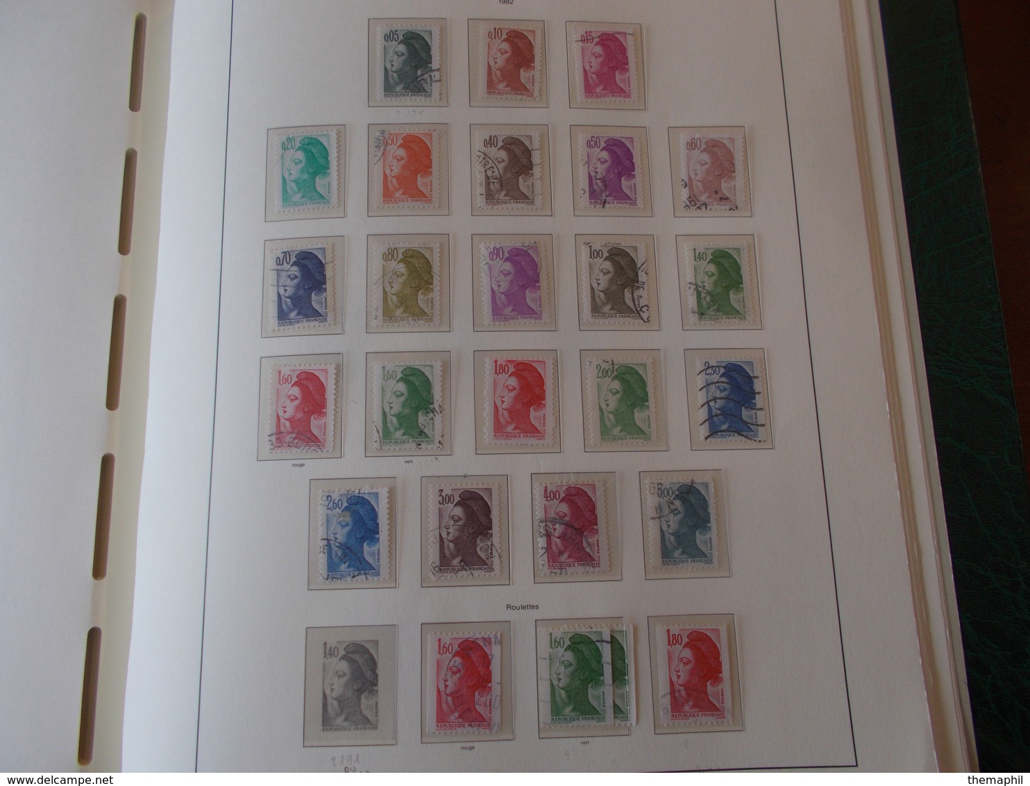 lot n° 330 FRANCE une collection dans un album leuchtturm 1966 / 1984  tous obl.  .  no paypal