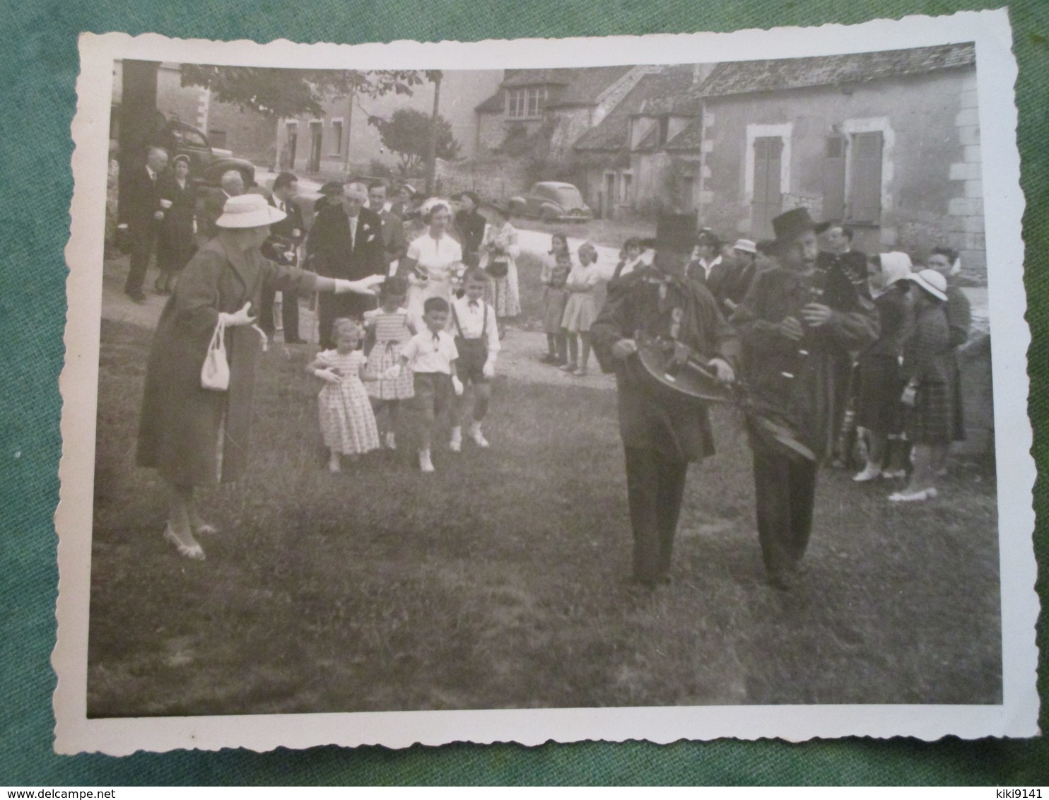 NEONS-SUR-CREUSE - Mariage De Robert PANNIER Et Geneviève AUBERT - Le Cortège - Autres & Non Classés