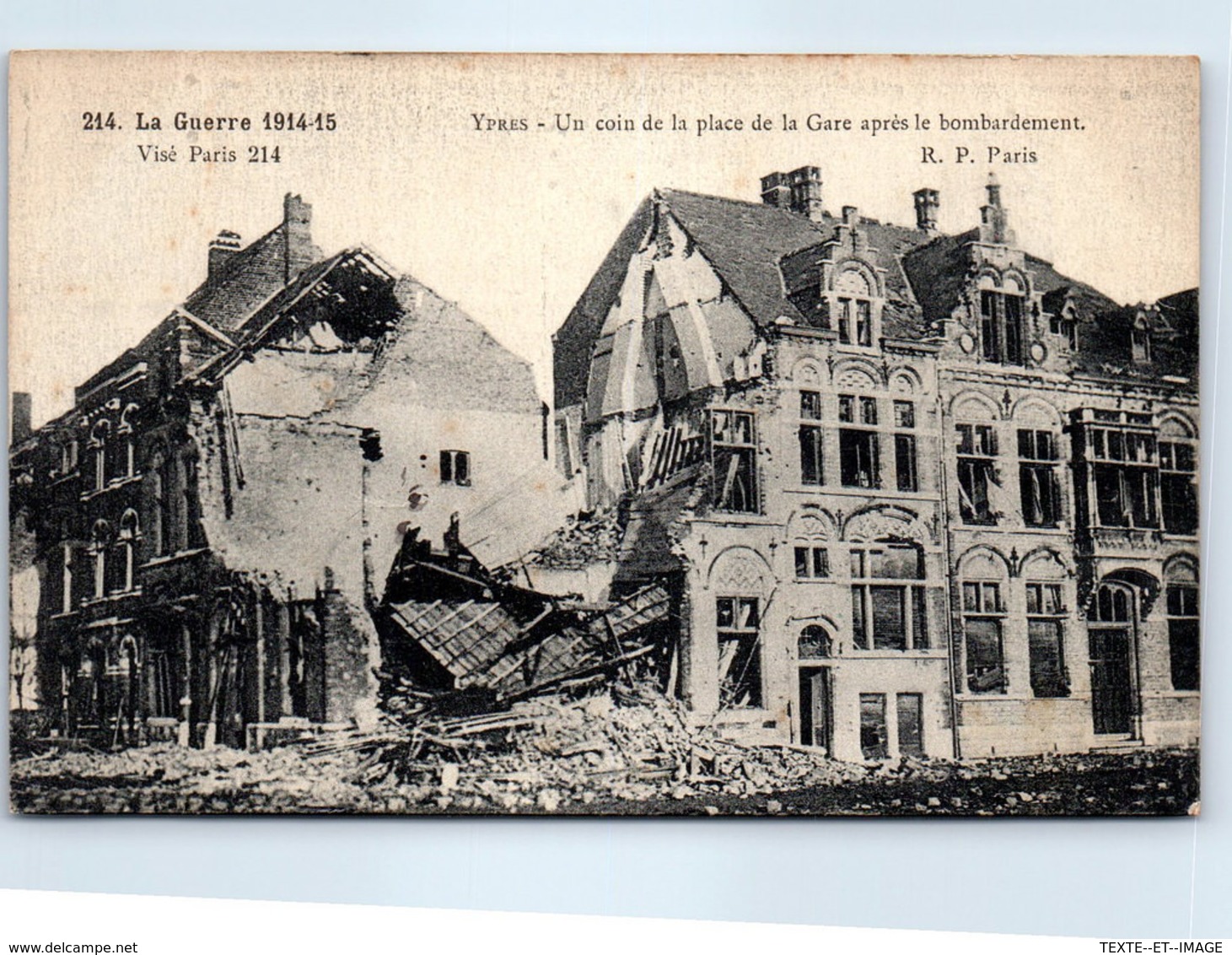 Belgique - YPRES - Un Coin De La Place De La Gare Après Le Bombardement - Andere & Zonder Classificatie