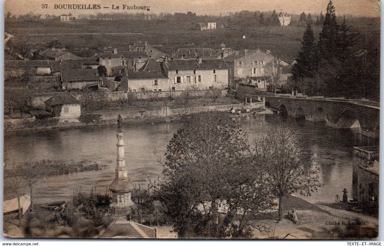 24 BOURDEILLES - Le Faubourg - Autres & Non Classés