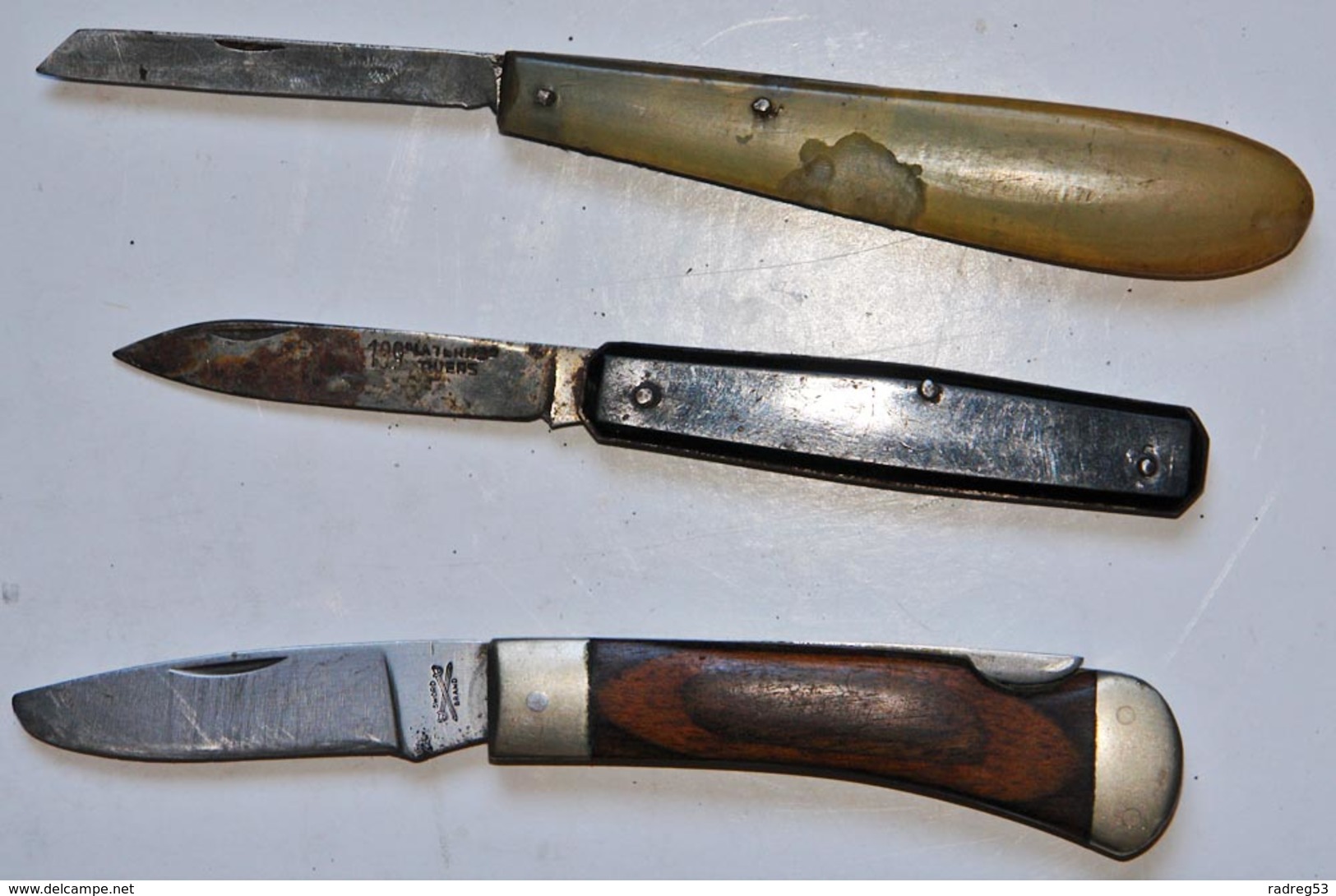 LOT DE 3 COUTEAUX Anciens Et Divers à Déterminer. - Armes Blanches