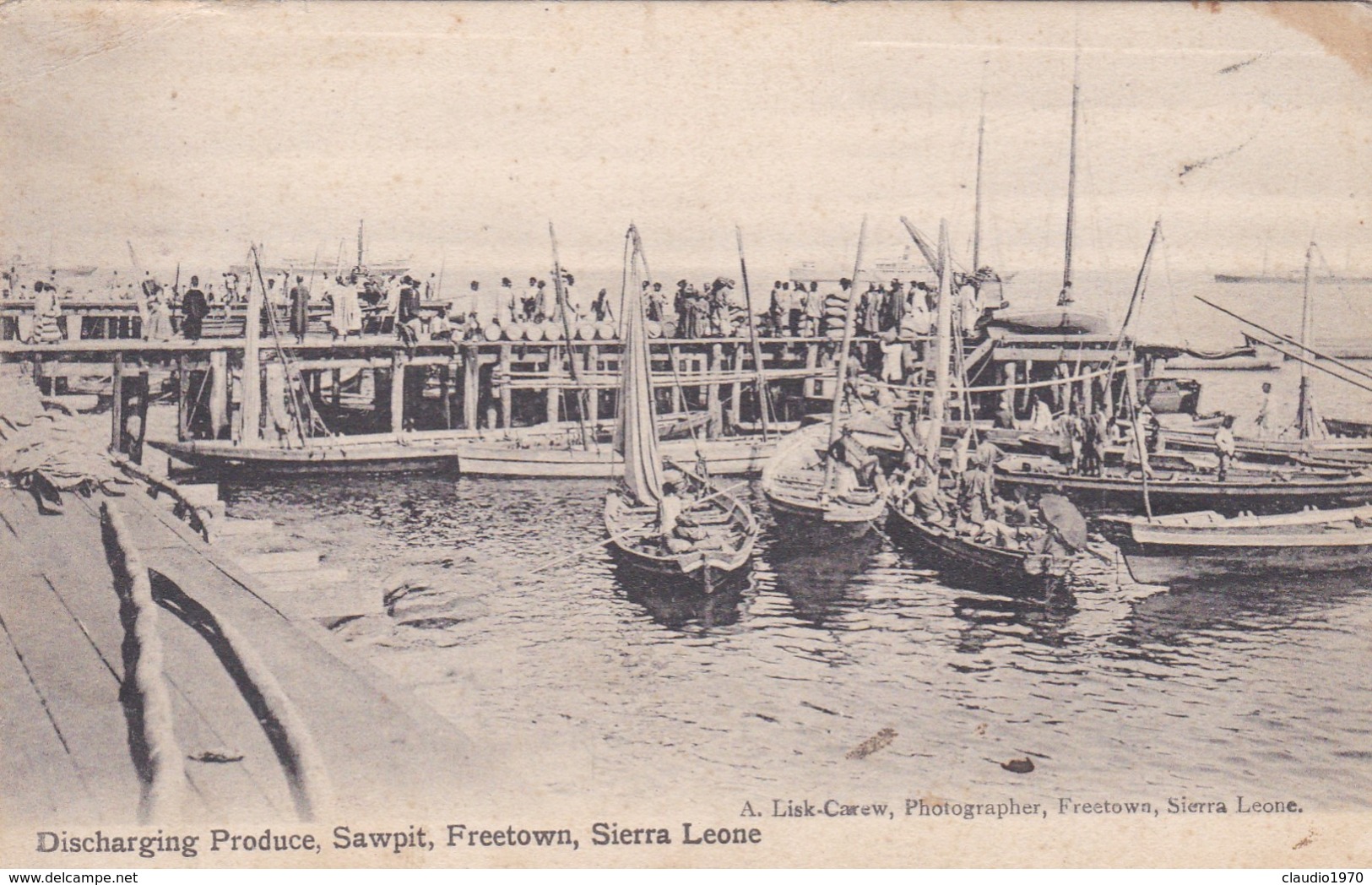 CARTOLINA - POSTCARD - SIERRA LEONE - DISCHARGING PRODUCE SAWPIT FREETOWN - Sierra Leone