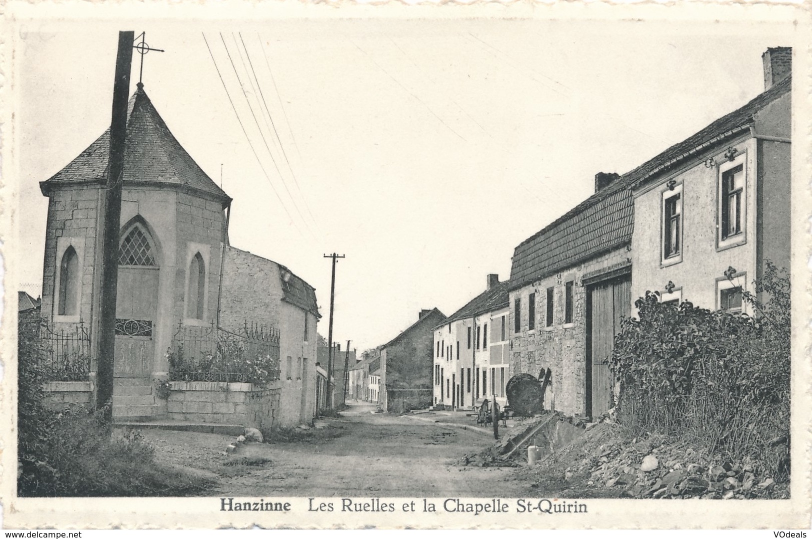 CPA - Belgique - Florennes - Hanzinne - Les Ruelles Et La Chapelle St-Quirin - Florennes