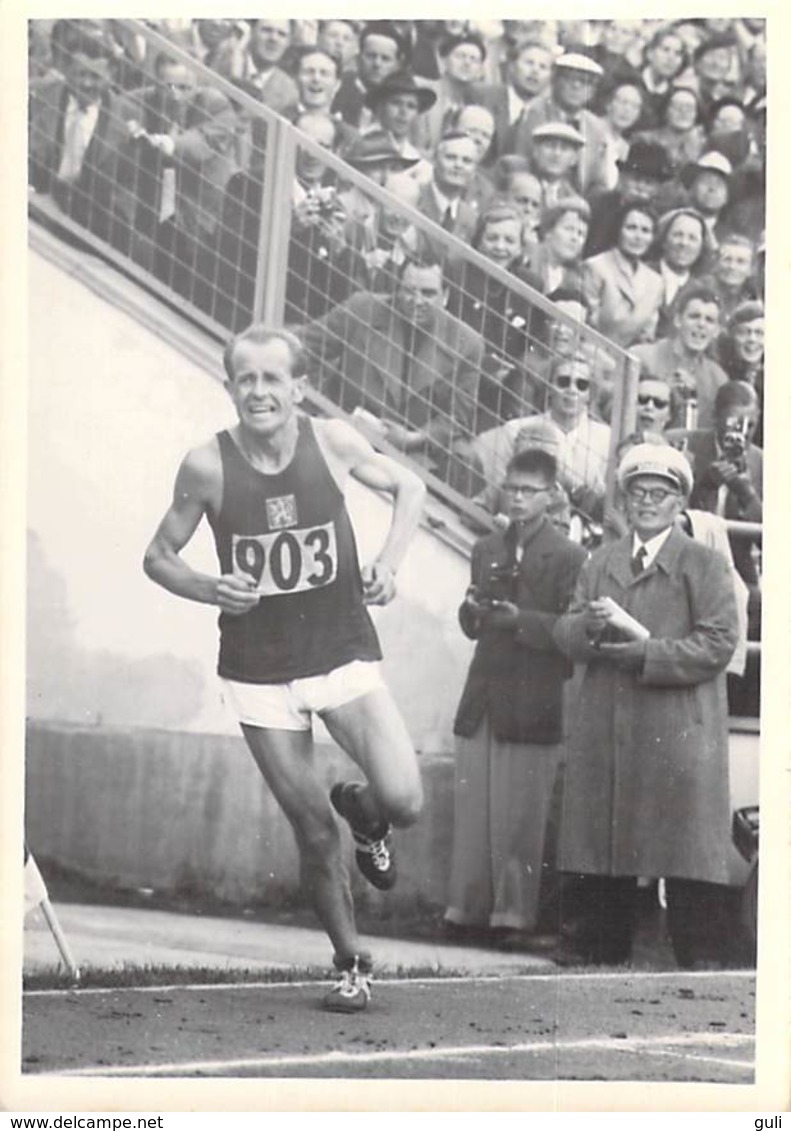 SPORT Photo Véritable Emil ZATOPEK ‎ (Czechoslovakia) Athlétisme Marathon Champion Jeux Olympiques 1952 Médaille D'or - Sports