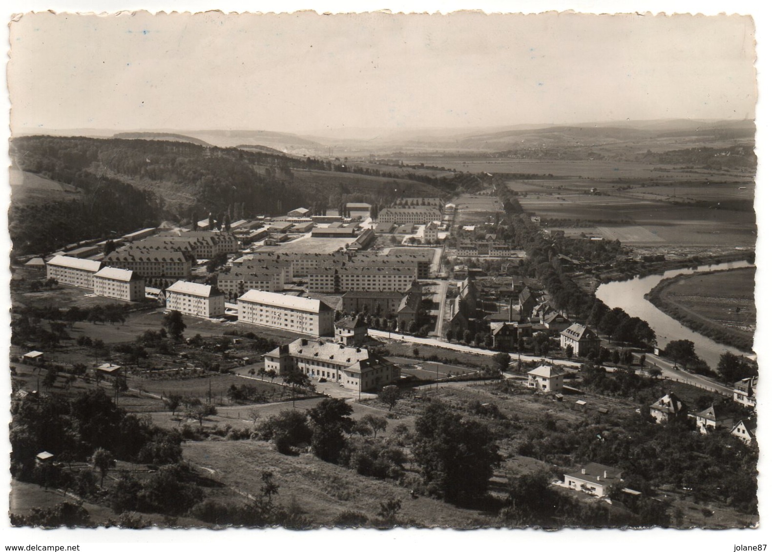 CPSM    WETZLAR   VUE AERIENNE    LA CASERNE LLOYD ET LES CITES CADRES - Wetzlar