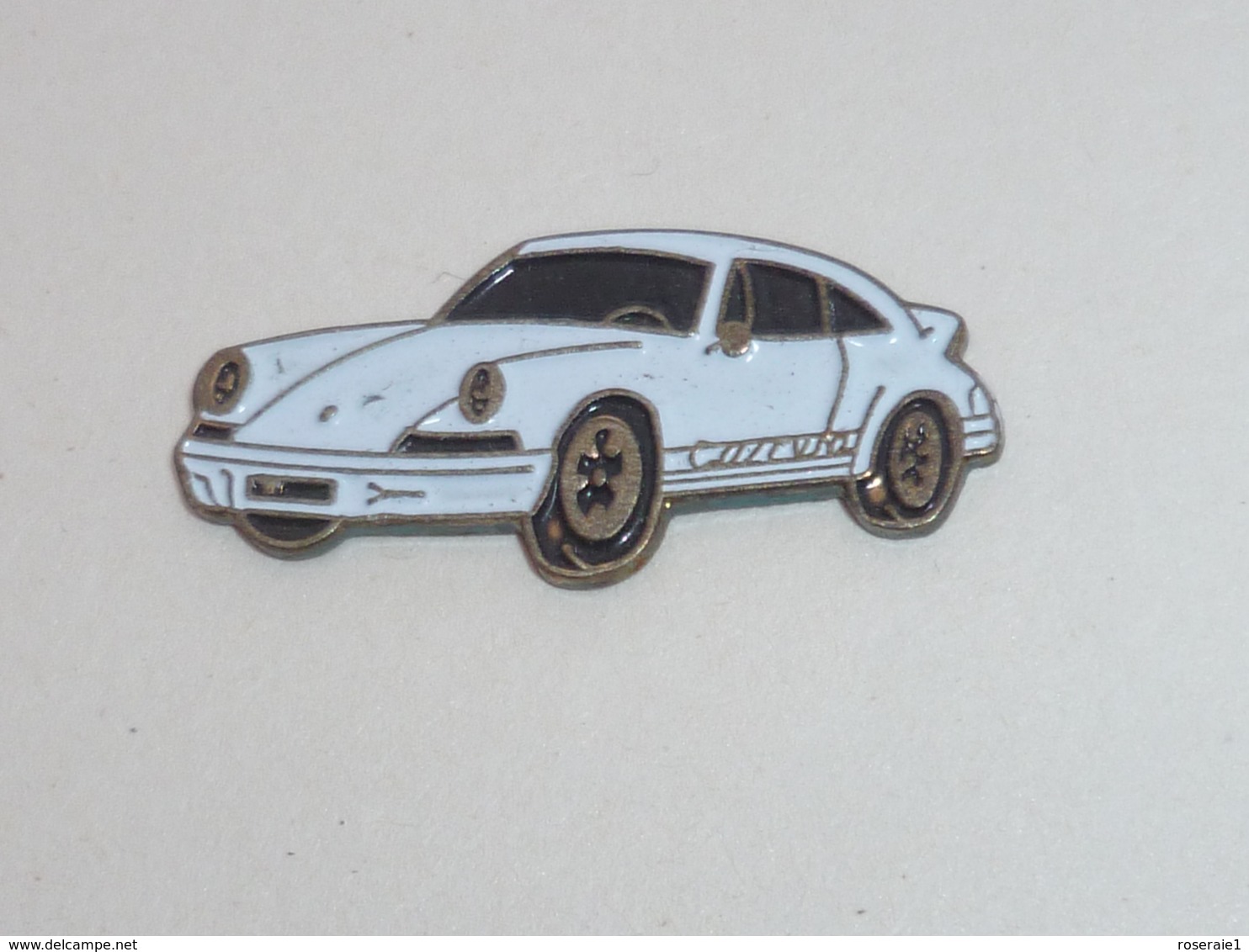 Pin's PORSCHE CARRERA BLANCHE - Porsche