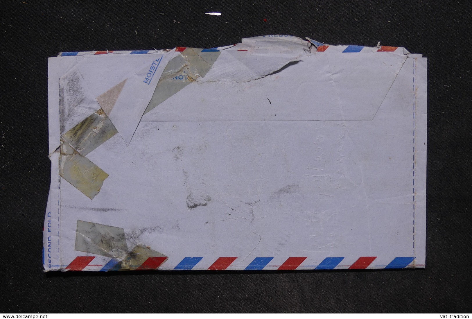 FRANCE - Aérogramme De New York Pour La France En 1961 , Réparé Par La Poste , Griffe Endommagé Américaine - L 25803 - Lettere Accidentate