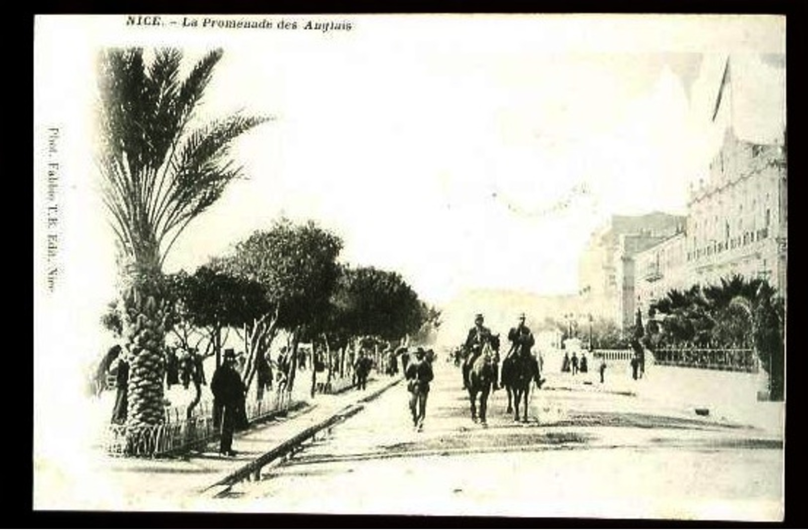 NICE - La Promenade Des Anglais - (Beau Plan Animé Avec Gendarmes à Cheval) - CP Précurseur, Vers 1900. - Panoramic Views