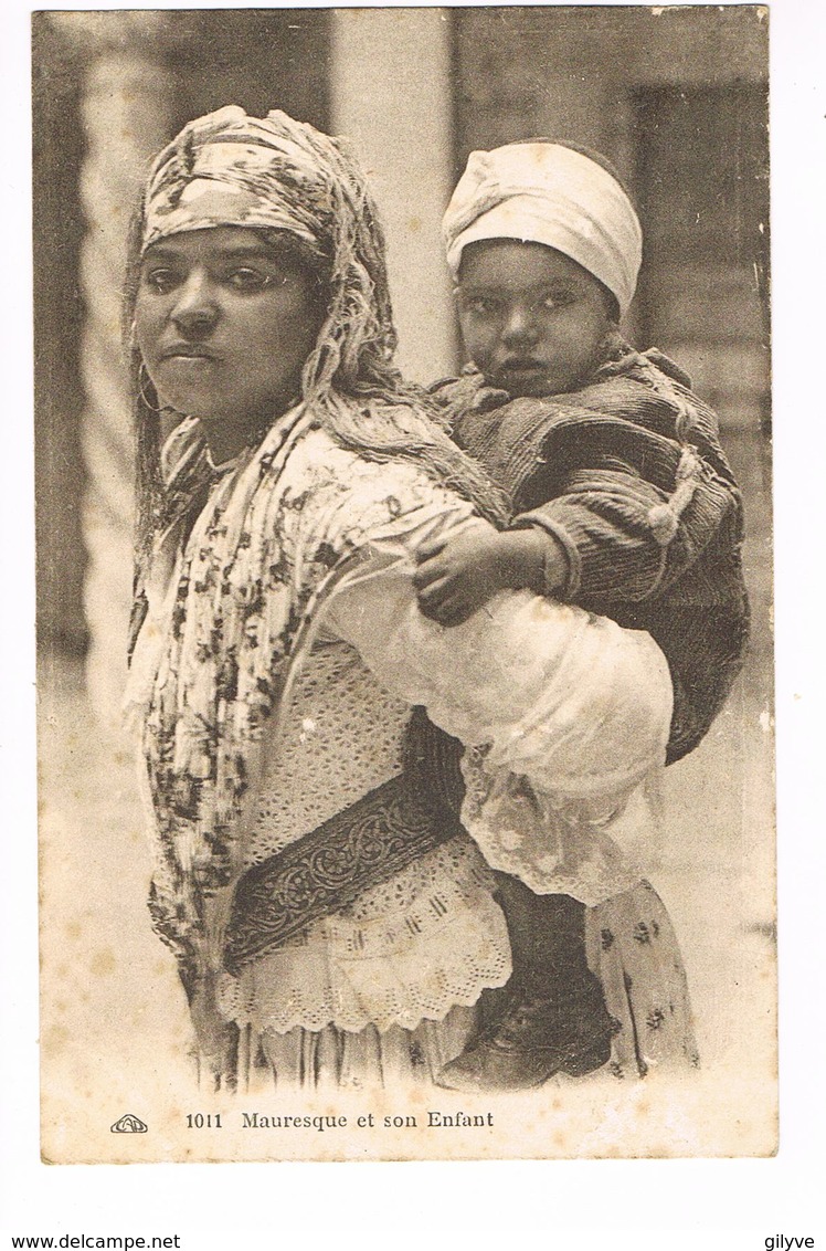 CPA. Mauresque Et Son Enfant.   (F.588) - Femmes