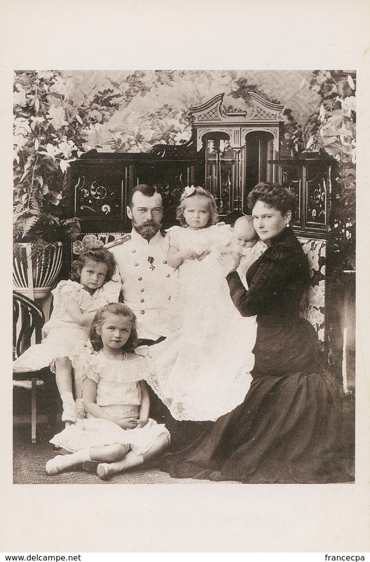 01292 - LE TSAR NICOLAS II Et Sa Famille En 1901 - Politicians & Soldiers