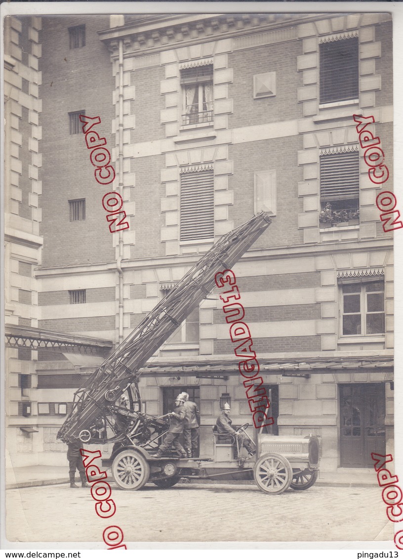 Pompier Sapeur Pompier Ville De Paris Grande échelle Magirus Voiture Ancienne Camion Ancien Beau Format - Guerre, Militaire