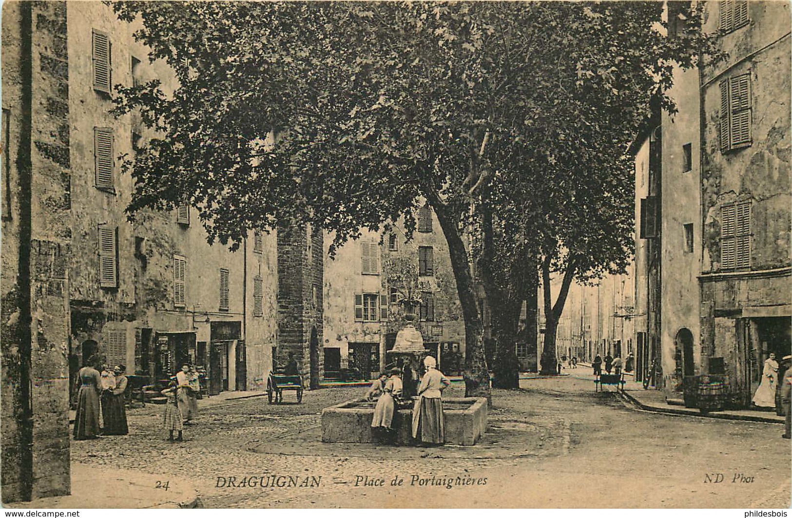 VAR  DRAGUIGNAN   Place De Portaiguieres - Draguignan