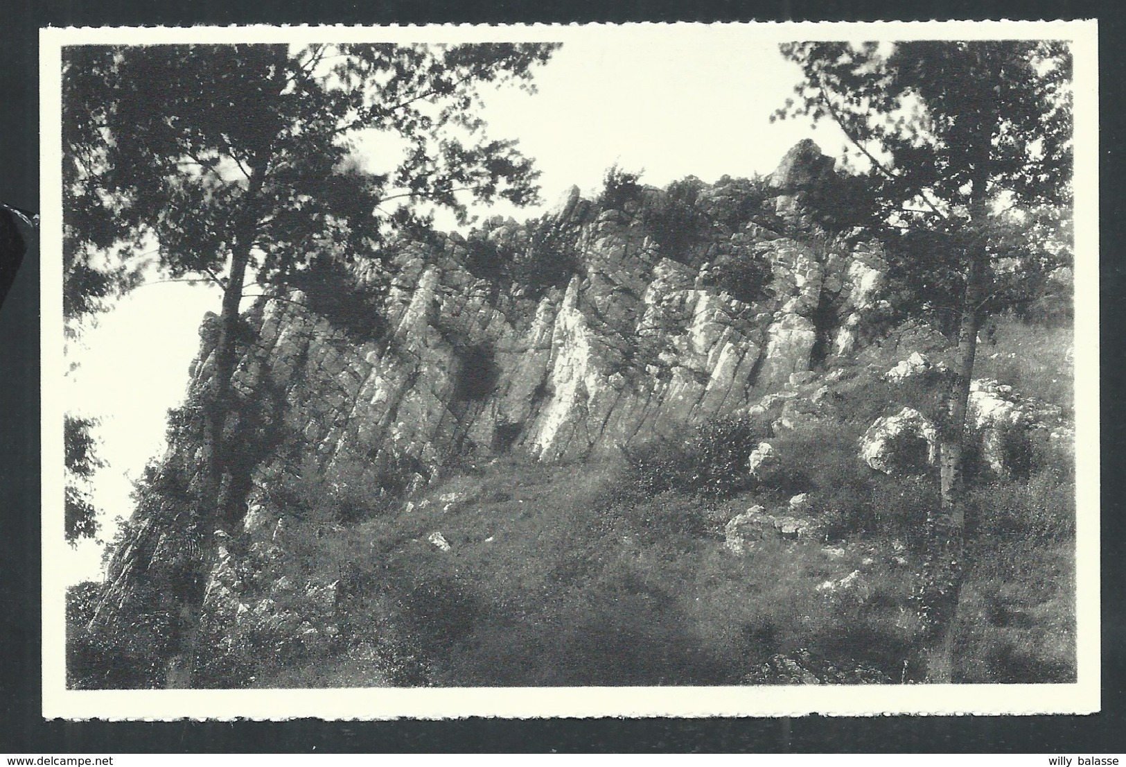 +++ CPA - NISMES - La Roche Trouée - Habitat Néolithique - Nels    // - Viroinval