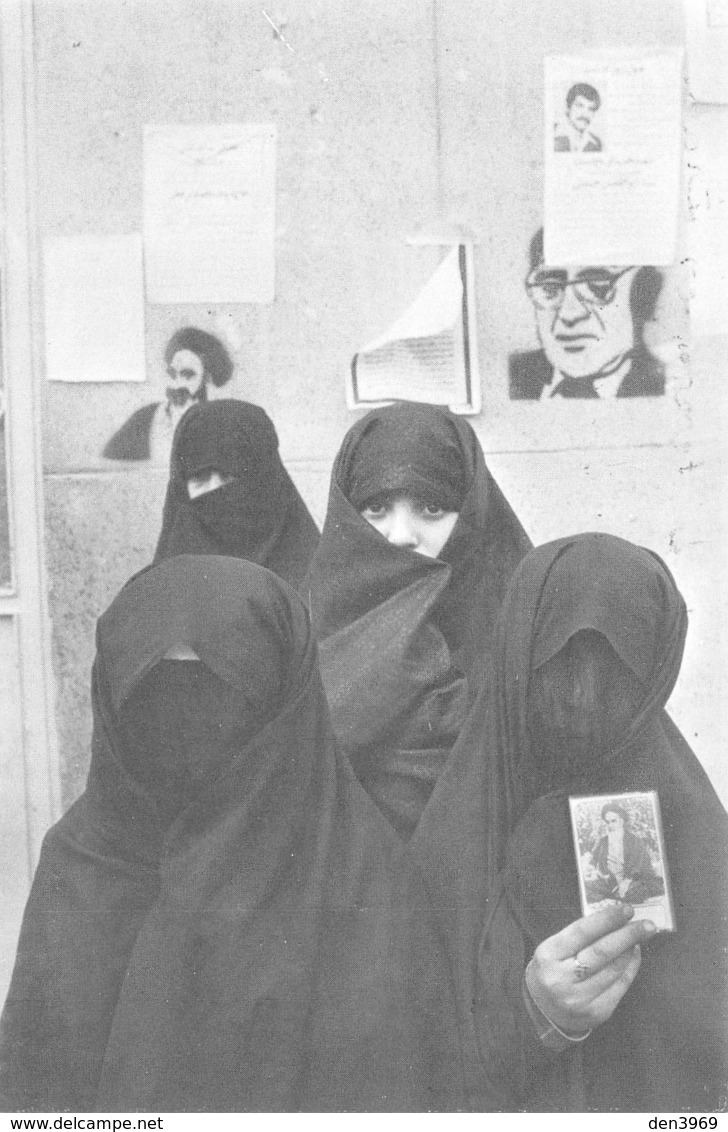 La Femme en IRAN - Magnifique série de 12 cp de la Photographe Alsacienne Christine SPENGLER, Agence Sygma