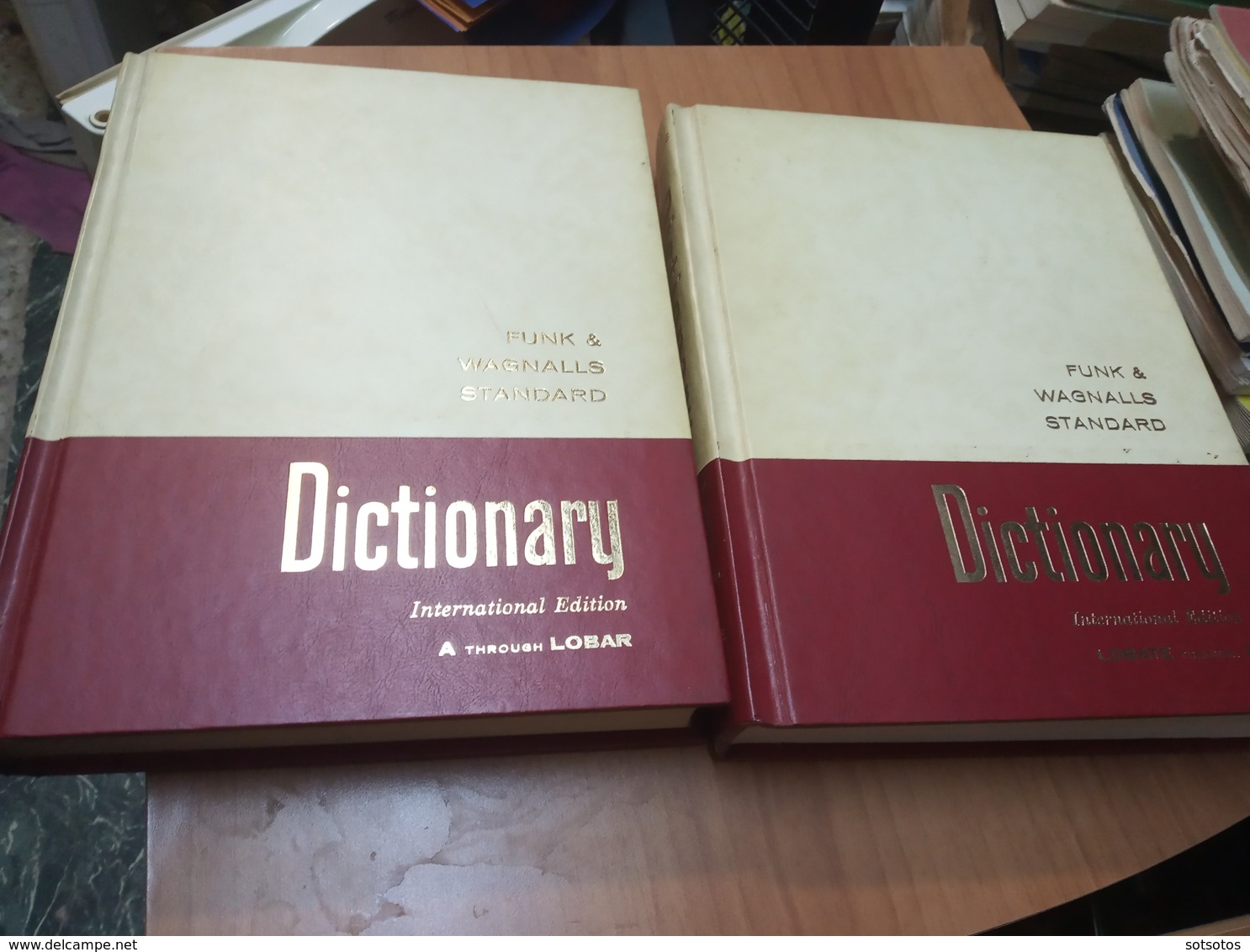 DICTIONARY INTERNATIONAL EDITION: FUNK & WAGNALS STANDARD (2 Vol.) - 1506  Pages IN VERY GOOD CONDITION - Dictionaries