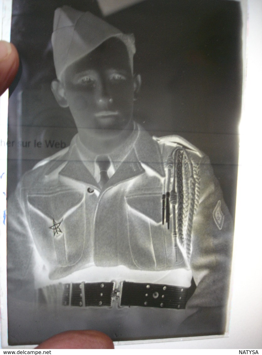 GUERRE 39-45 WW2 14 plaques de verres portraits de soldats de la libération dont 1er regiment de marche division LECLERC