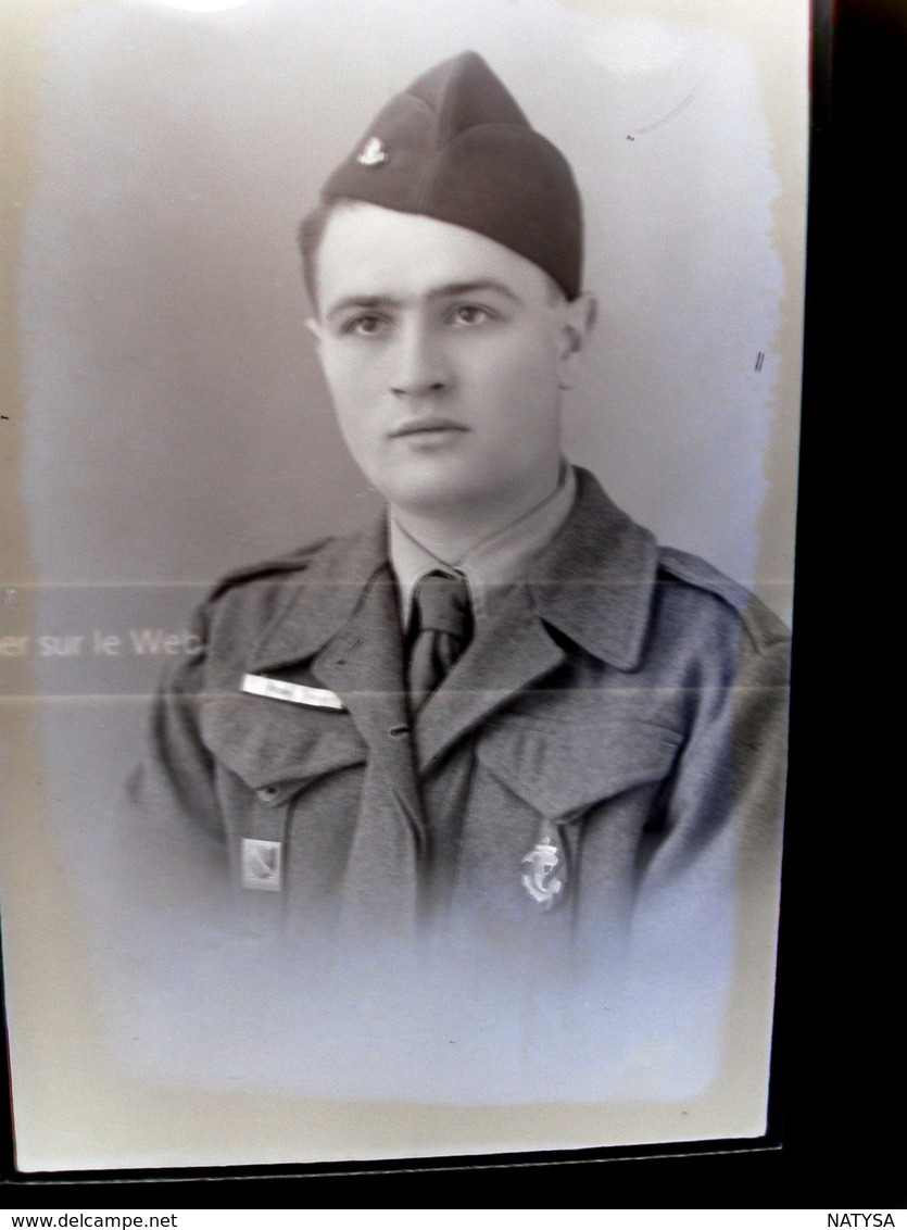 GUERRE 39-45 WW2 14 plaques de verres portraits de soldats de la libération dont 1er regiment de marche division LECLERC