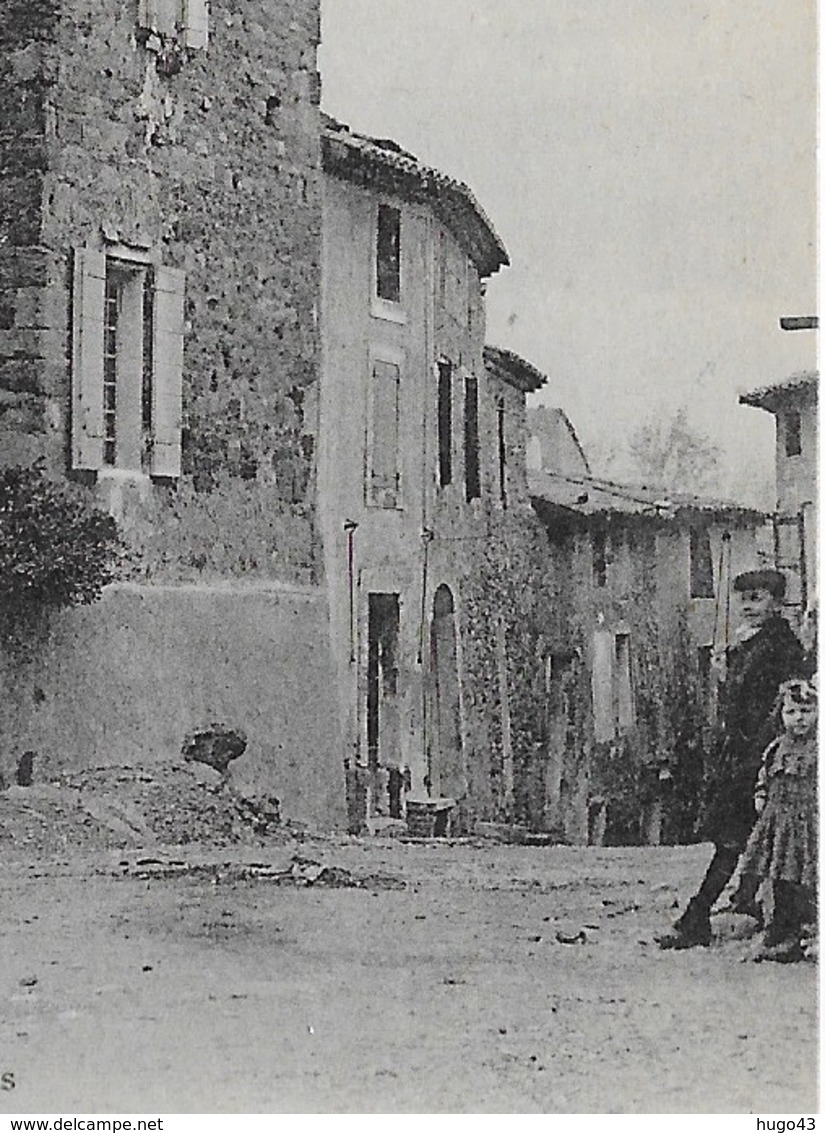 SARRIANS - N° 10 - TOUR DE LA GACHE AVEC PERSONNAGES A DROITE - CPA NON VOYAGEE - Sarrians