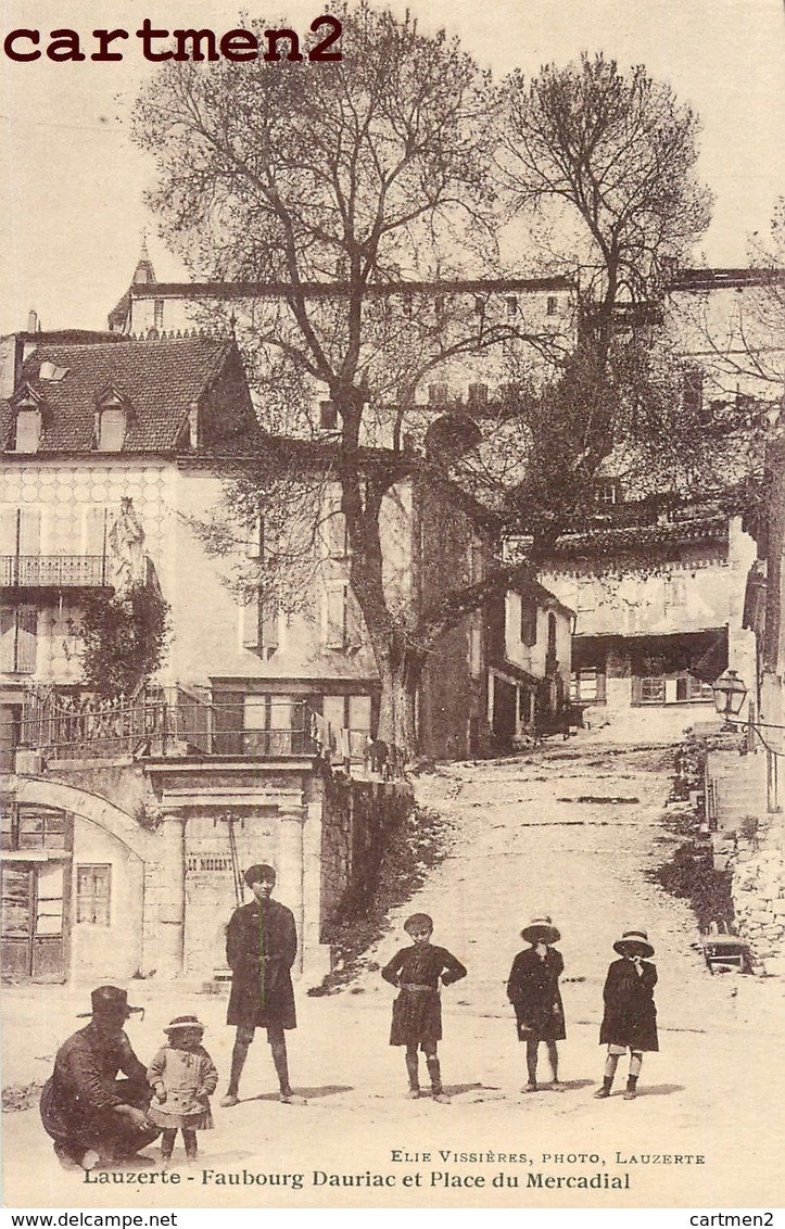 LAUZERTE FAUBOURG DAURIAC PLACE DU MERCADIAL ANIMEE 82 TARN-ET-GARONNE - Lauzerte