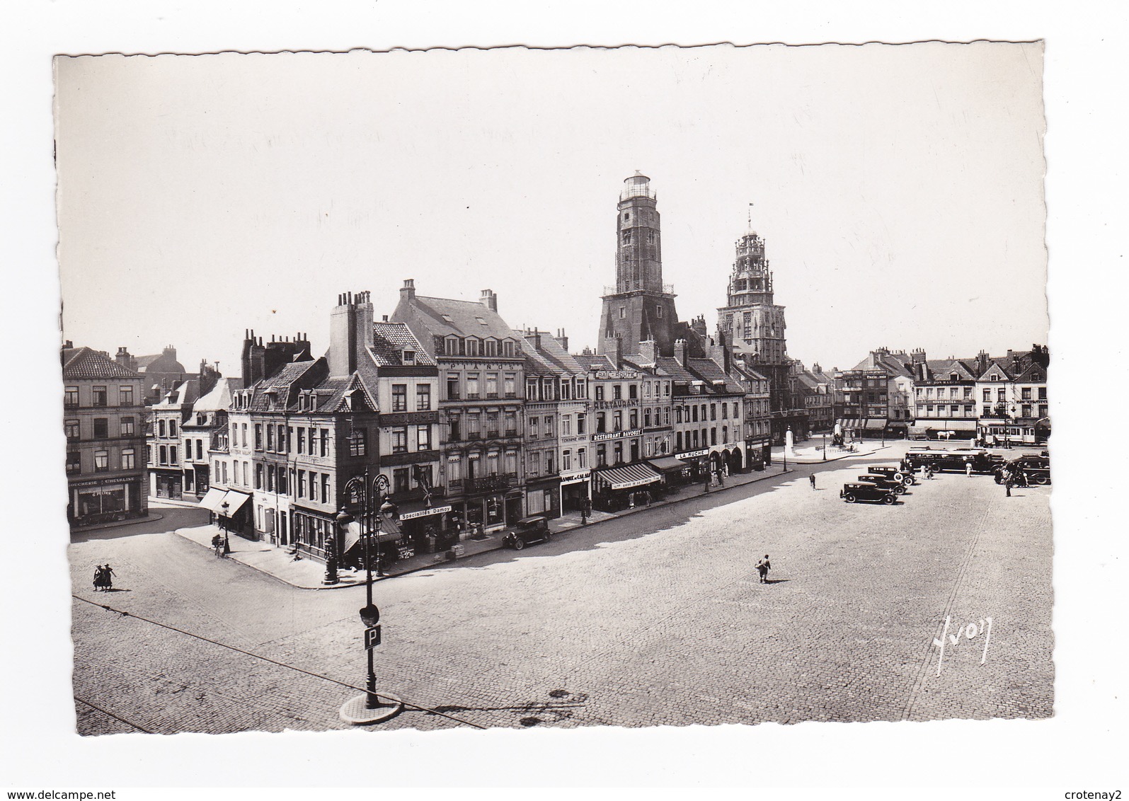 62 Calais N°1732 Place D'Armes Marché Aux Herbes VOIR 4 ZOOMS Boutiques DAMOY Resto Davoust CAR BUS Tram Tramway Autoss - Calais