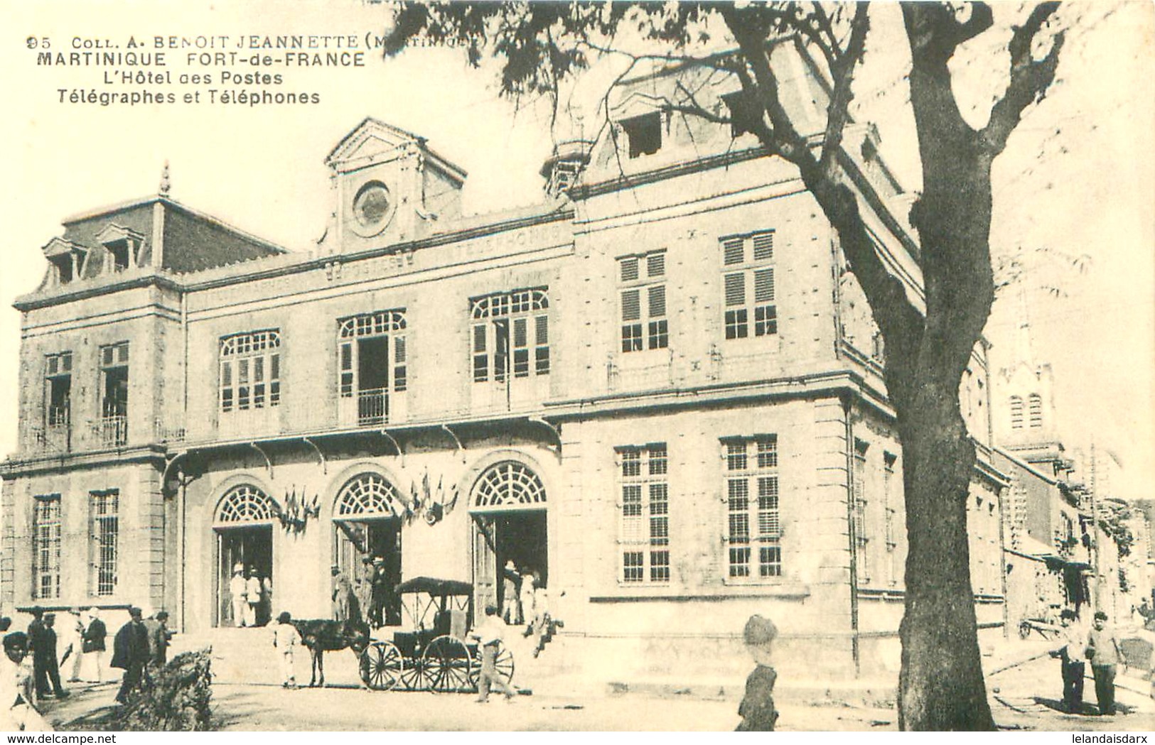 CPA    Martinique  Fort De France  Hotel Des Postes Télégraphes Téléphones  (animée)    P 857 - Fort De France