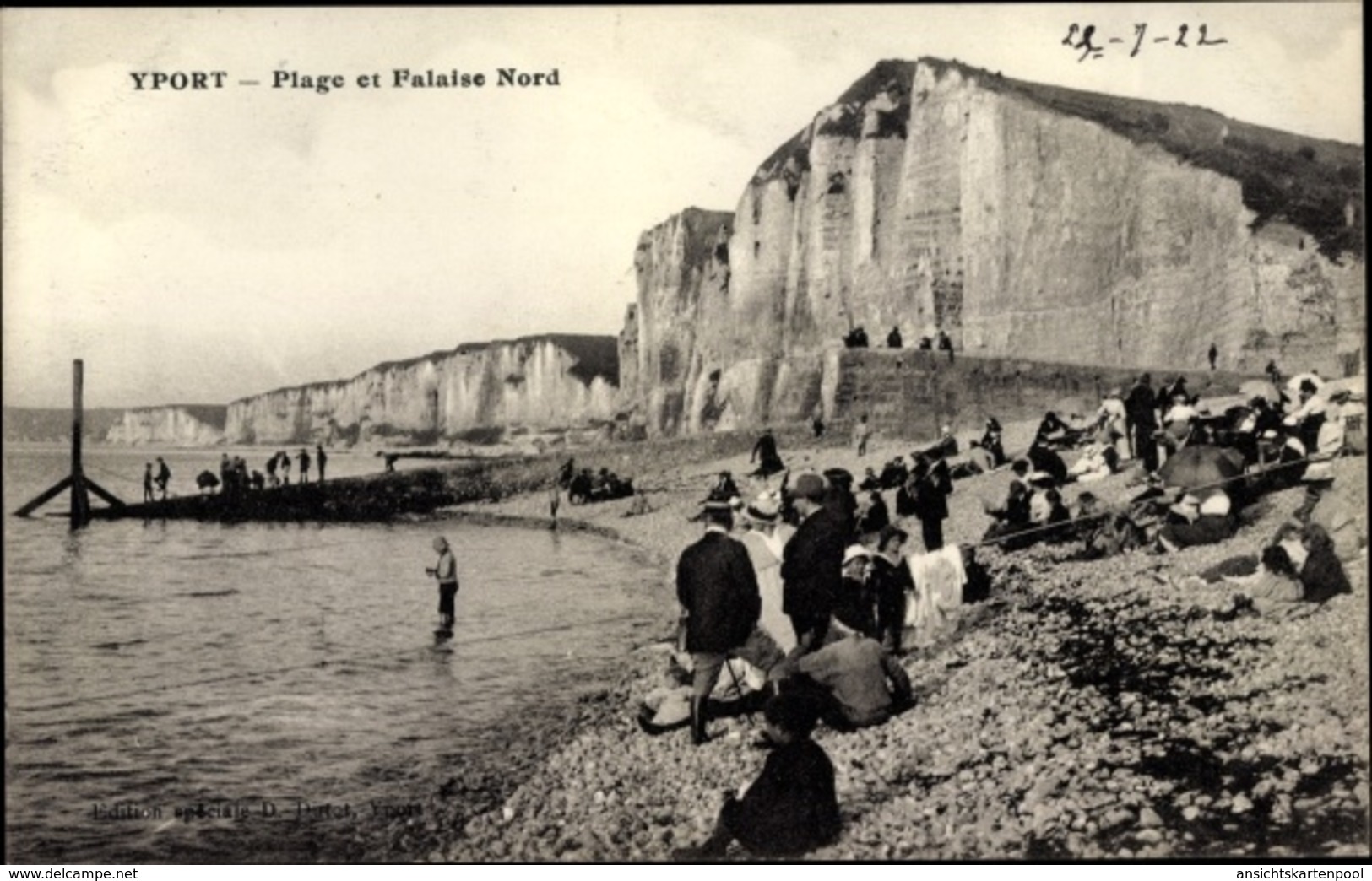 Cp Yport Seine Maritime, Pierre Plage Et Falaise Nord, Visiteurs, Baigneuse - Autres & Non Classés