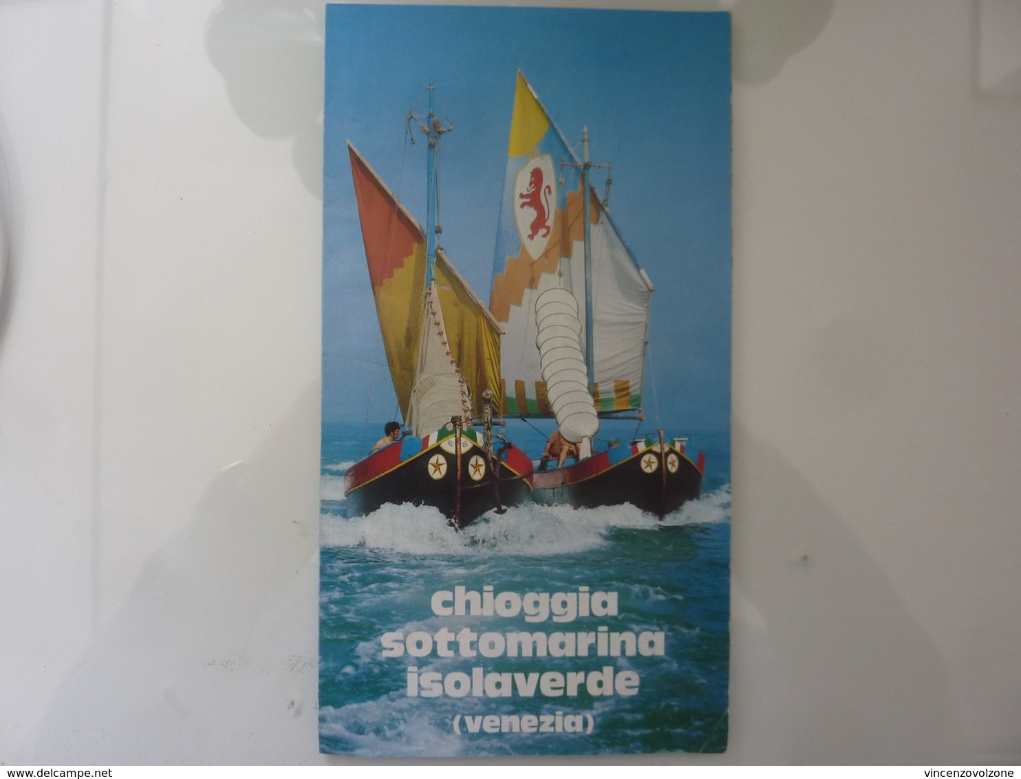 Pieghevole Illustrato Con Mappa A Colori "CHIOGGIA SOTTOMARINA ISOLAVERDE ( Venezia )" 1985 - Dépliants Turistici