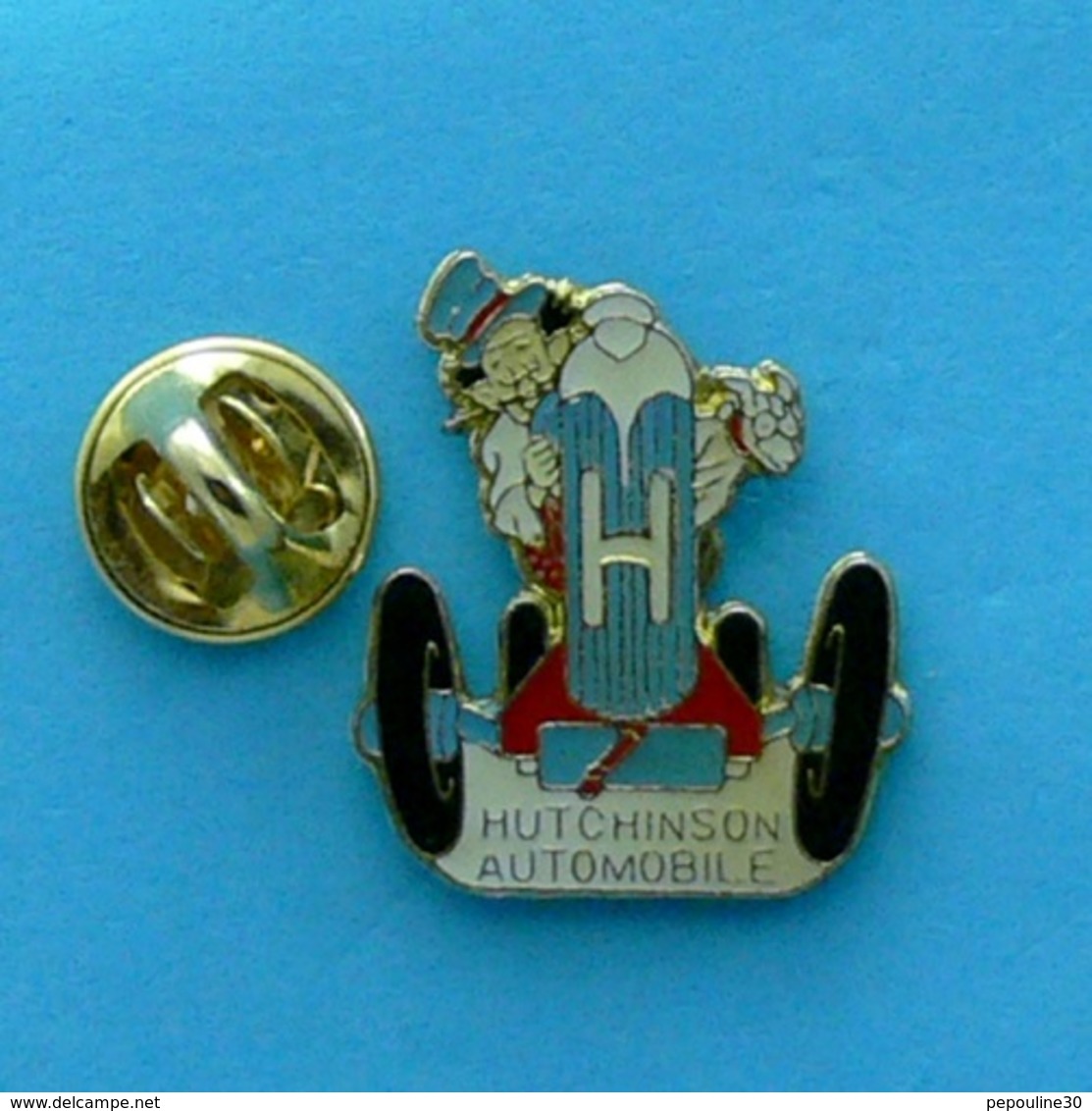 1 PIN'S //  ** HUTCHINSON / PNEU AUTOMOBILE / PLUS SOLIDE QUE L'ACIER ** - Autres & Non Classés