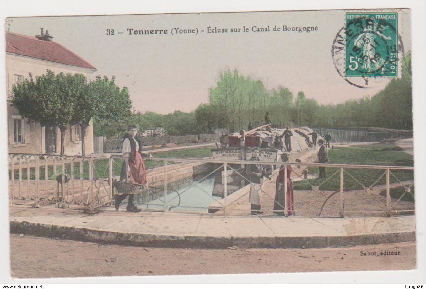 Tonnerre, écluse Sur Le Canal De Bourgogne - Tonnerre