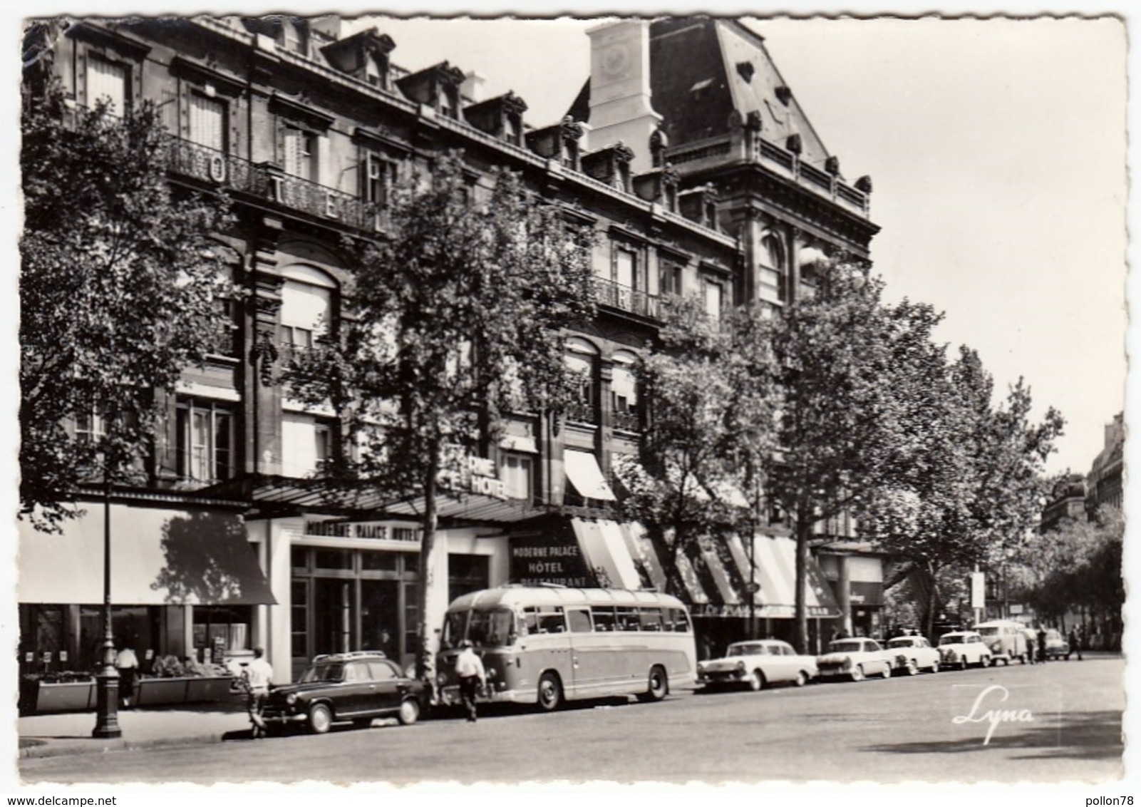 PARIS - PLACE DE LA REPUBLIQUE - L'HOTEL MODERNE - BUS, AUTOBUS, PULLMAN, AUTOMOBILI, CARS - 1964 - Vedi Retro - Autobus & Pullman