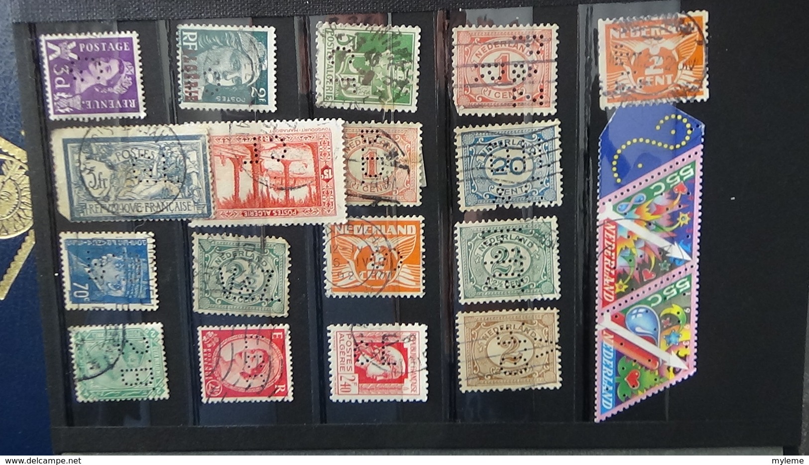 Très bon lot de 181 timbres perforés oblitérés divers pays dont France. A voir et à saisir !!!