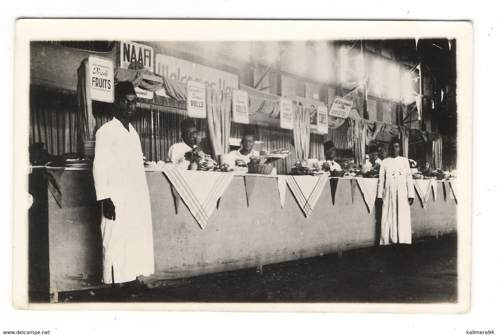 AFRIQUE  ANGLOPHONE  ( à Situer, Peut-être NAIROBI ? ) /  Concours De Pâtisserie, Fruits Ou Vendeurs ? /  CARTE-PHOTO - Non Classés