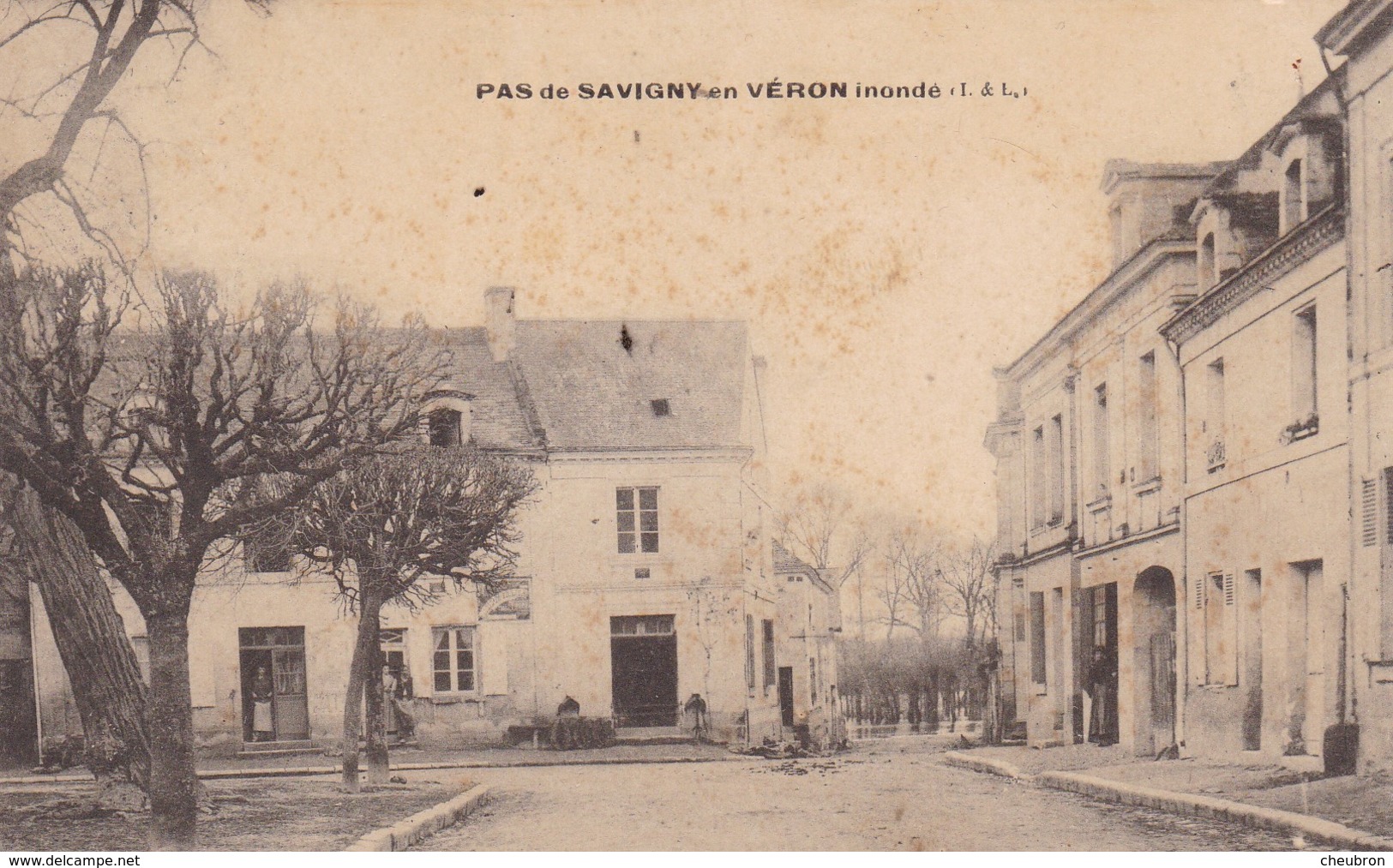 37. SAVIGNY EN VERON. CPA.  PAS DE SAVIGNY EN VERON INONDE. ANNEE 1911 - Autres & Non Classés