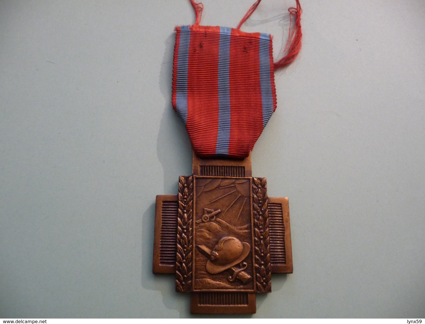 Médaille  Belge Des Croix Du Feu 1914 1918 - 1914-18