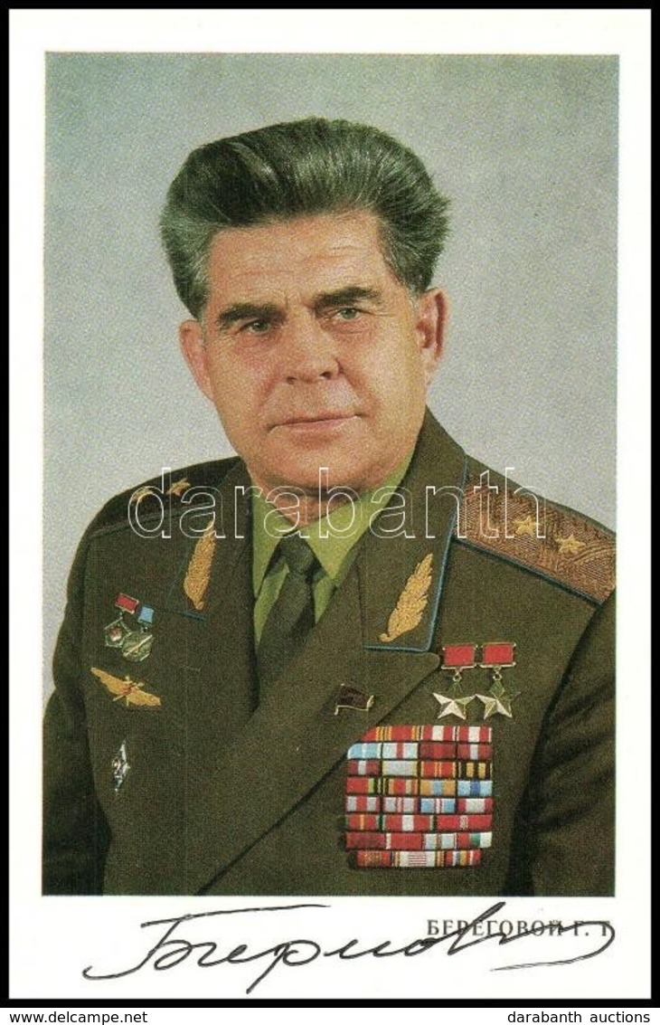 Georgij Beregovoj (1921-1995) Szovjet űrhajós Aláírása őt Magát ábrázoló Fotón /
Signature Of Georgiy Beregovoy (1921-19 - Other & Unclassified