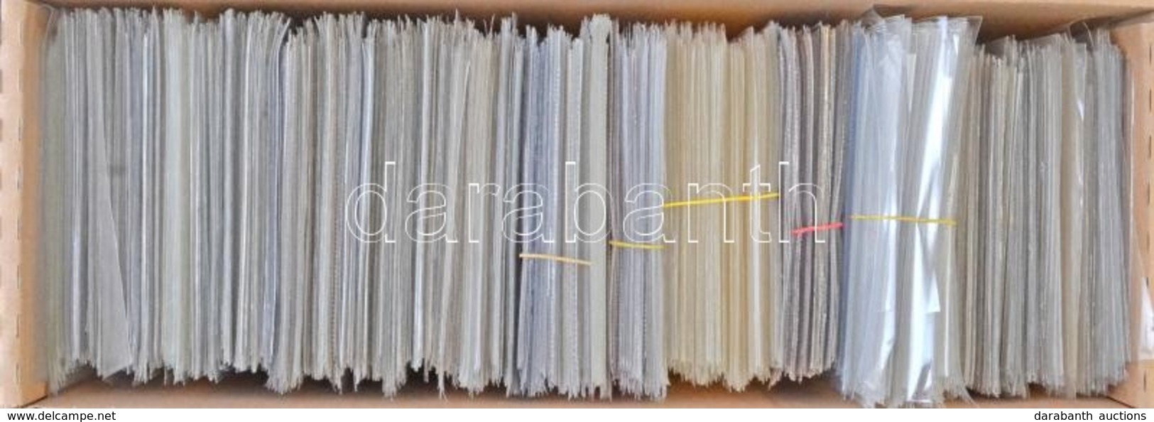 Egy Doboznyi (kb. 2000 Db) Műanyag Képeslaptartó Tok / A Box Of Plastic Postcard Holder Cases, Cca. 2000 Pieces - Unclassified