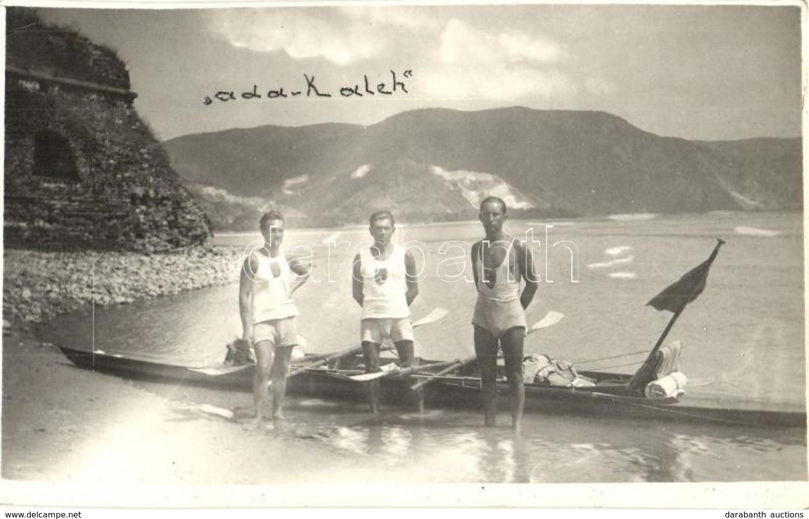 * T2/T3 1927 Ada Kaleh, Evezősok A Csónaknál, Sport / Rowing Boat With The Rowers. Meggyesy Photo (EK) - Zonder Classificatie