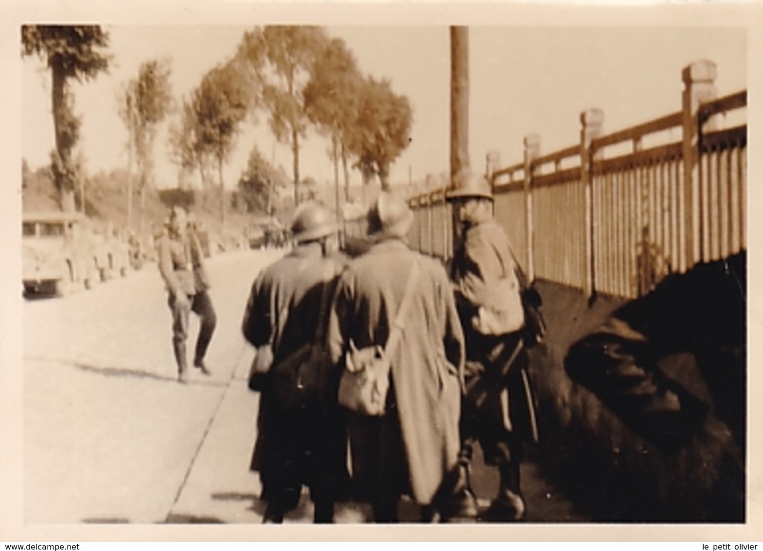 PHOTO ORIGINALE 39 / 45 WW2 FRANCE BREST DES PRISONNIERS FRANCAIS - Guerre, Militaire