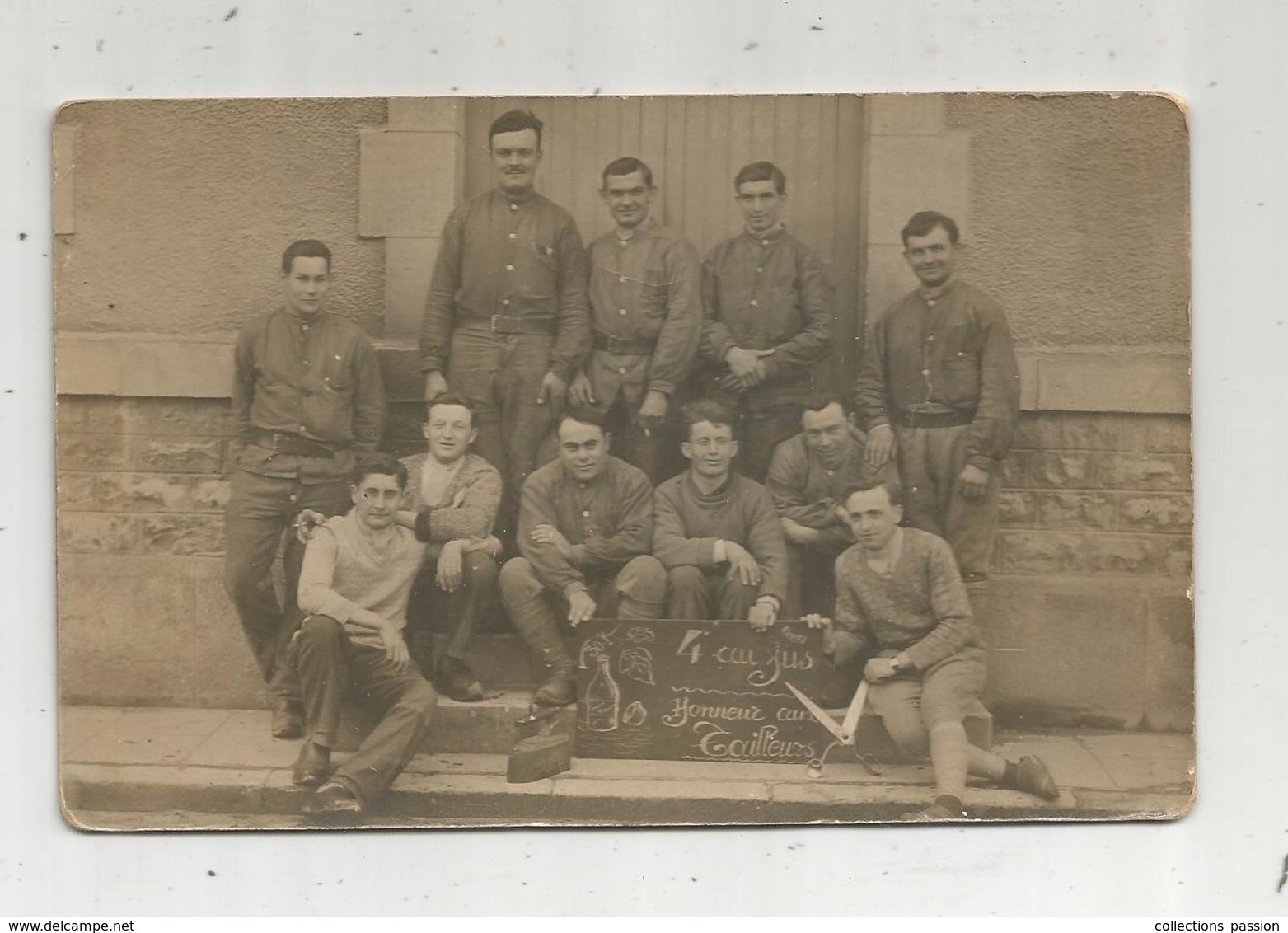 Cp, Carte Photo ,militaria , Militaire , 4 Au Jus , Honneur Aux Tailleurs , Ciseaux ,  Fer à Repasser, Vierge - Personnages