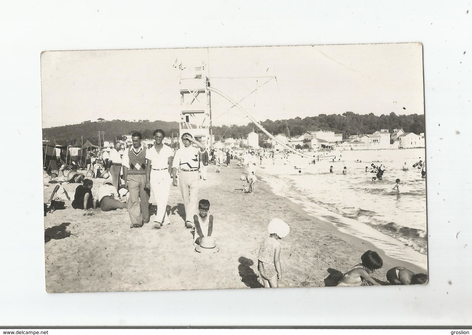 LES SABLETTES LA SEYNE SUR MER (VAR) BELLE CARTE PHOTO ANIMEE SUR LA PLAGE (TOBOGGAN) - La Seyne-sur-Mer