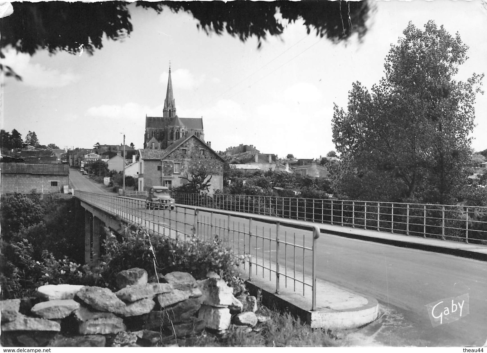 ¤¤  -  LA CHAPELLE-BASSE-MER   -   Le Pont Et L'Eglise      -  ¤¤ - La Chapelle Basse-Mer