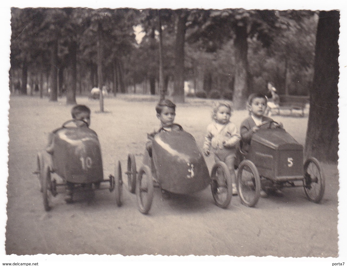 AUTO - MODELLO A PEDALI - PEDAL CAR - BAMBINI  - FOTO ORIGINALE - Automobili