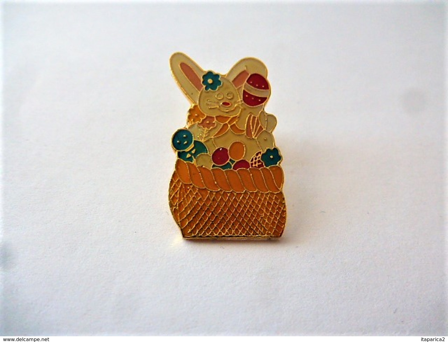 PINS LAPIN ET OEUFS DE PÂQUES / 33NAT - Non Classés