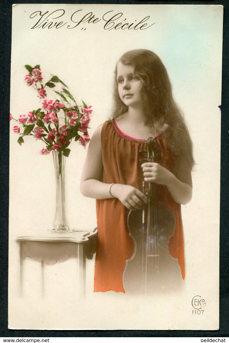 12115 CPA  Sainte Cécile : Fillette Tenant Un Violon Et Vase De Fleurs - Autres & Non Classés