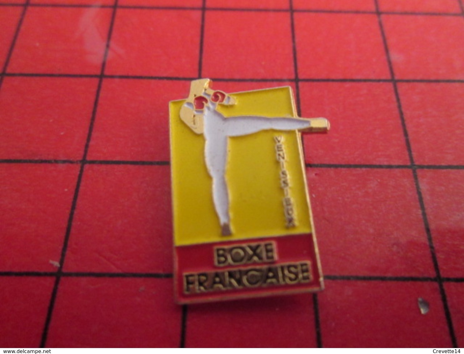 1115b  Pin's Pins / Beau Et Rare : THEME SPORTS / BOXE FRANCAISE VENISSIEUX - Boxe