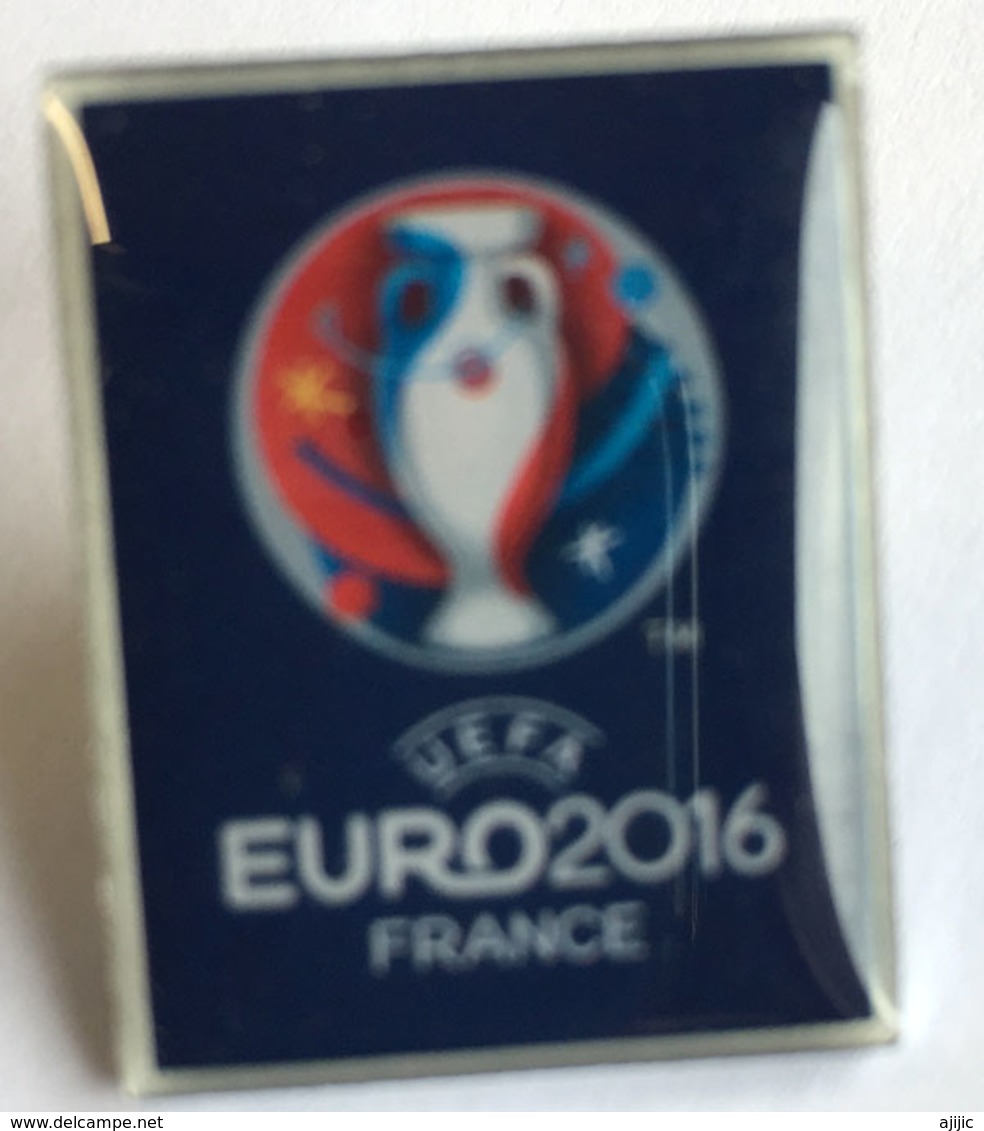 UEFA EURO FOOTBALL 2016 FRANCE.  Pin Officiel Neuf Dans Son Emballage - Football