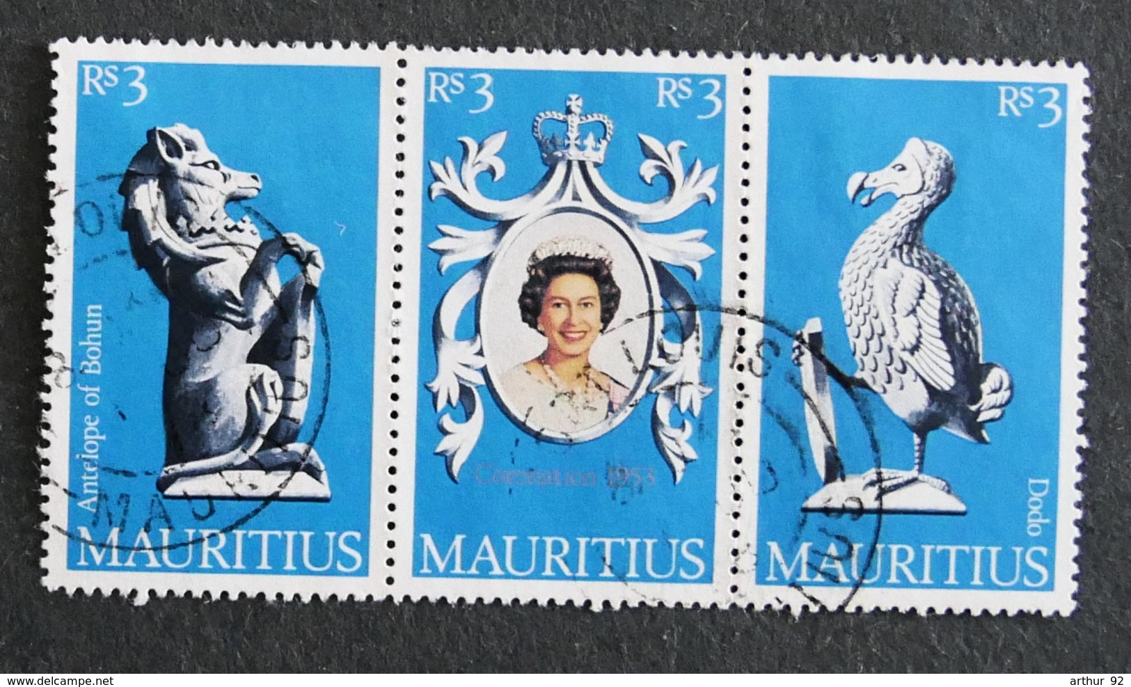 ILE MAURICE - MAURITIUS - 1978 - YT 469 à 471 - TRYPTIQUE 25è ANNIVERSAIRE DU COURONNEMENT D ELIZABETH II - Mauricio (1968-...)