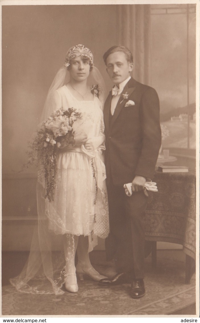 Junges BRAUTPAAR, Fotokarte 1927 - Couples