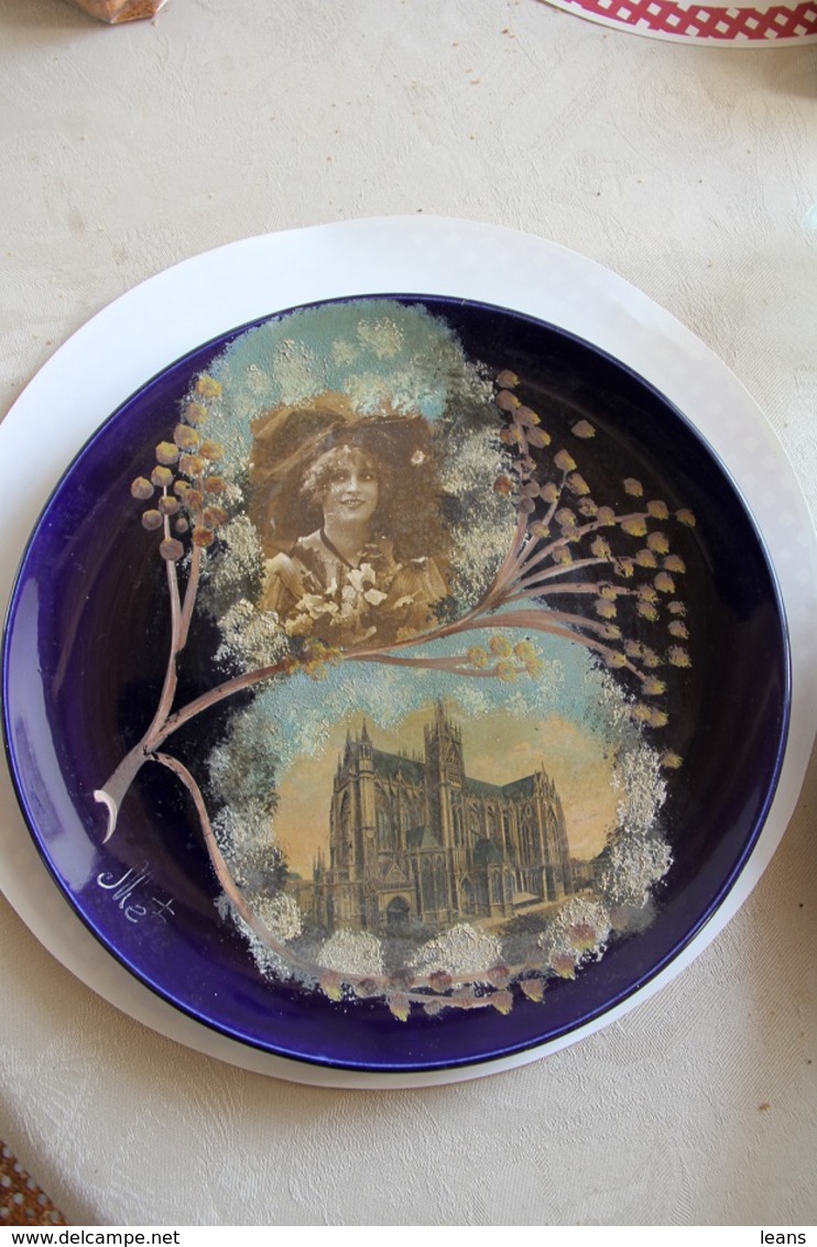 RARE!!!!   ASSIETTE EN FAIENCE DE CHOISY LE ROI  BLEUE  Avec Collage Et Peinte   2 ( METZ) - Choisy Le Roi (FRA)