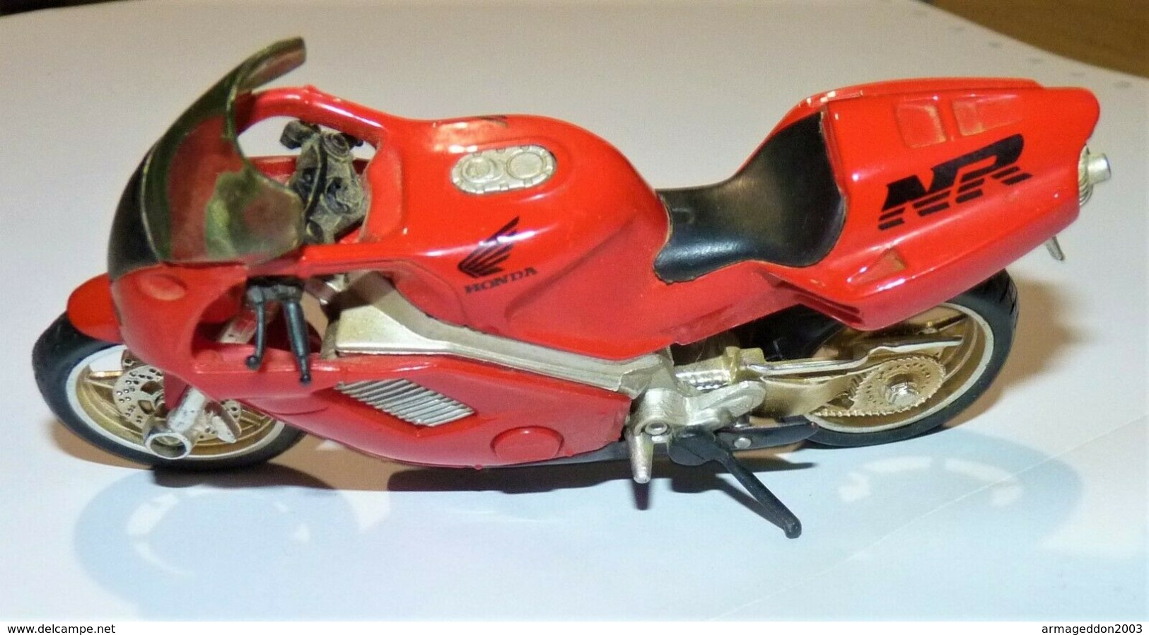 MAISTO MOTO 1/18 HONDA NR TBE - Motorcycles